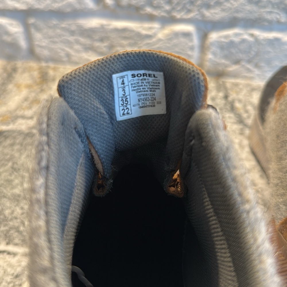 Sorel YOUTH “Out N About” Classic WATERPROOF Boots - Picture 3 of 3